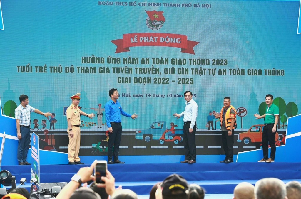 Thành đoàn - Hội Liên hiệp thanh niên thành phố Hà Nội tổ chức Ngày hội Thanh niên với văn hóa giao thông và chùm hoạt động “Tuổi trẻ Thủ đô tham gia tuyên truyền, giữ gìn trật tự an toàn giao thông” năm 2023.