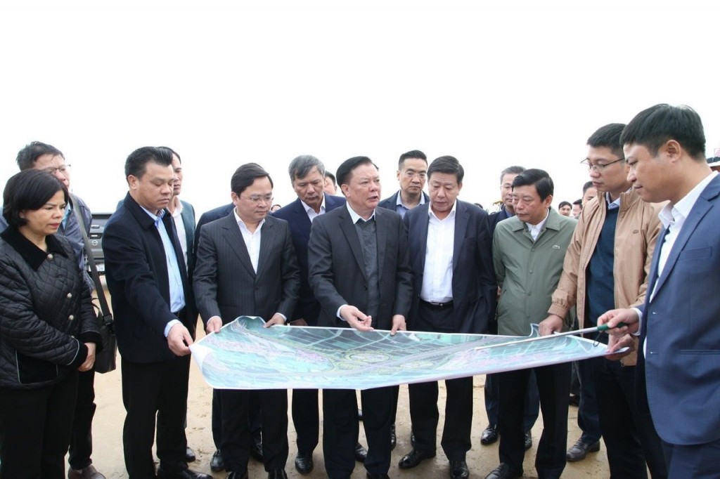 Bí thư Thành ủy Hà Nội Đinh Tiến Dũng và đoàn công tác kiểm tra tại tỉnh Bắc Ninh -