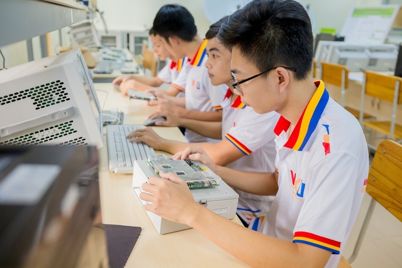 Trường đại học CNTT và Truyền thông Việt – Hàn là đơn vị đầu tiên của Đà Nẵng tuyển sinh đào tạo kỹ sư thiết kế vi mạch trong năm 2024 (Ảnh vku.udn.vn)
