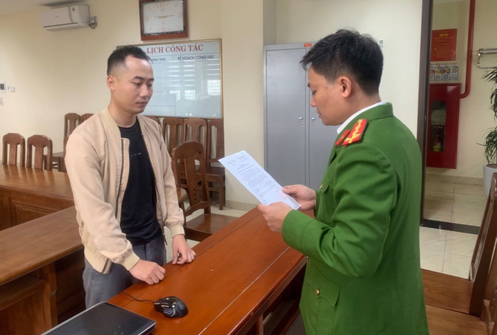Cơ quan CSĐT Công an thành phố Thanh Hoá thi hành Quyết định khởi tố bị can đối với Lê Văn Thọ