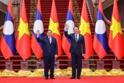 Quan hệ Việt Nam-Lào tiếp tục gắn bó và phát triển tốt đẹp