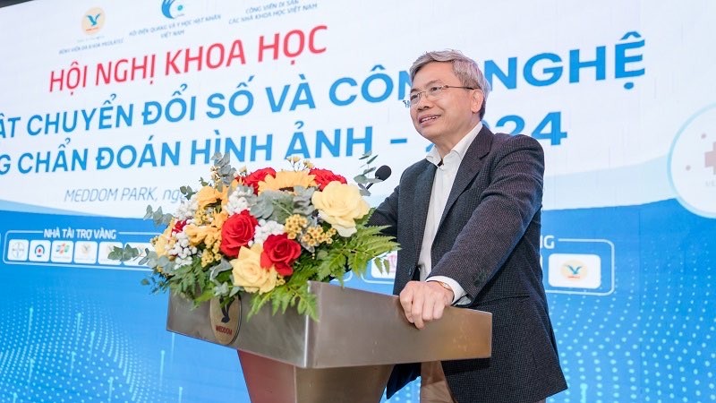 ThS. Trần Văn Tuyên - Cục Khoa học công nghệ và Đào tạo, Bộ Y tế chia sẻ tại hội nghị