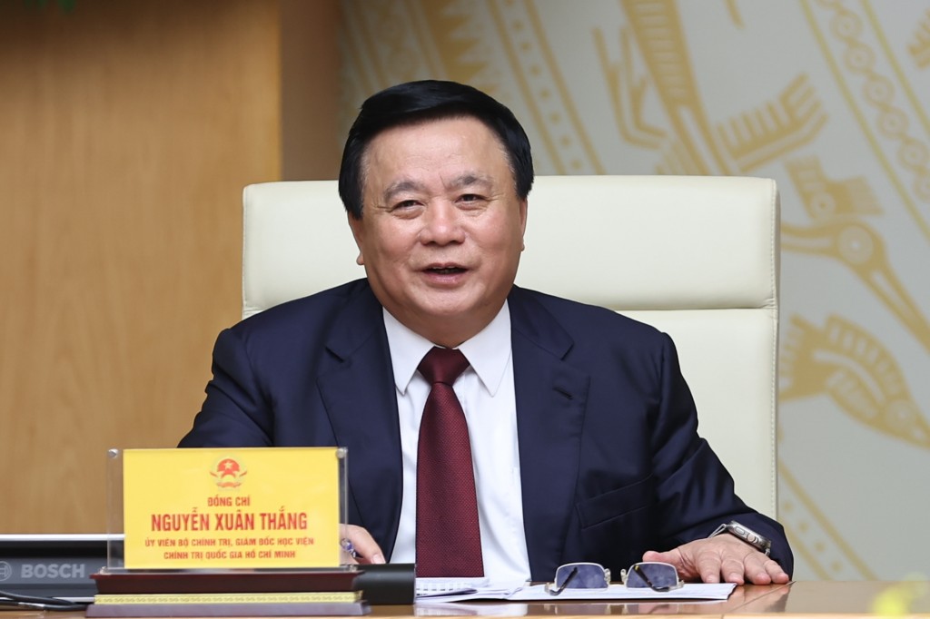 Ủy viên Bộ Chính trị, Giám đốc Học viện Chính trị quốc gia Hồ Chí Minh Nguyễn Xuân Thắng phát biểu tại buổi làm việc - Ảnh: VGP/Nhật Bắc