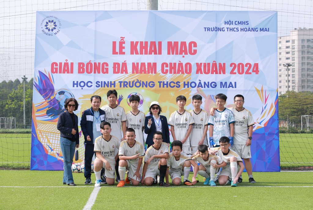 Sôi động giải bóng đá “Mai vàng chào xuân 2024”