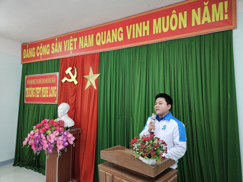 đồng chí Trần Đăng Minh, Phó Bí thư Tỉnh đoàn, Chủ tịch Hội Sinh viên Việt Nam tỉnh Quảng Ngãi (Ảnh V.Q)