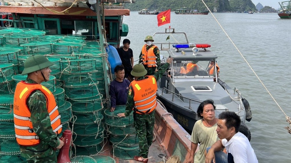 Đẩy lùi tình trạng khai thác hải sản bất hợp pháp