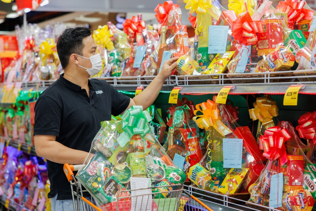 Khách hàng có thể tới thăm gian hàng Tết của Nestlé tại hơn 110 siêu thị, cửa hàng như Big C, Co.opmart,…  và tại hơn 350 chợ truyền thống trên toàn quốc