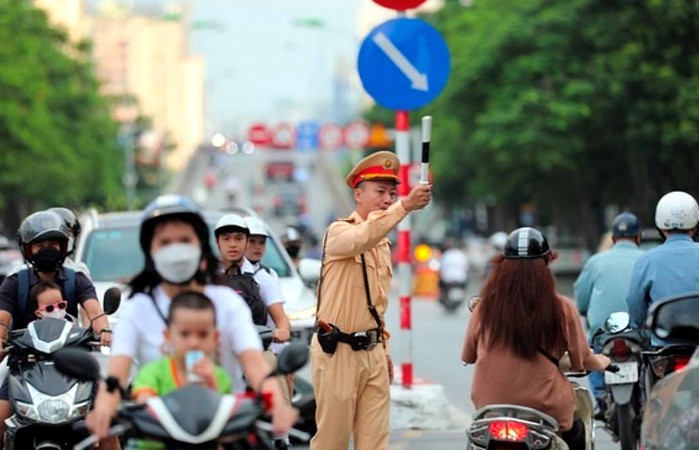 Phân luồng từ xa nhằm bảo đảm lưu thông cho các phương tiện