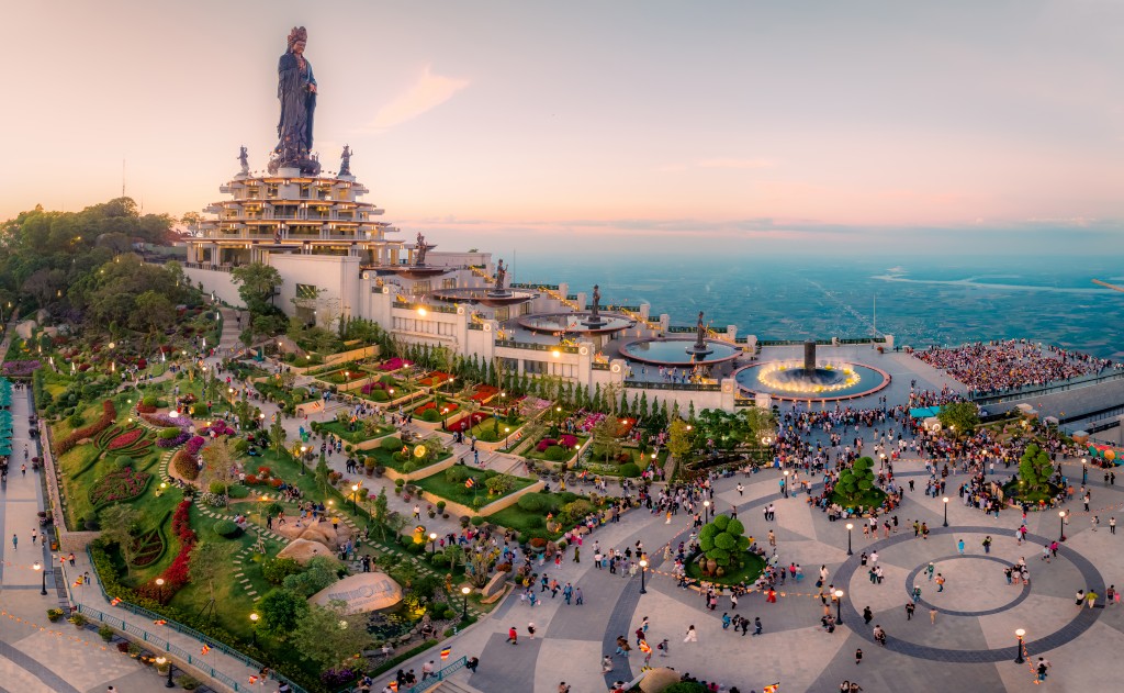 Khu du lịch Sun World Ba Den Mountain