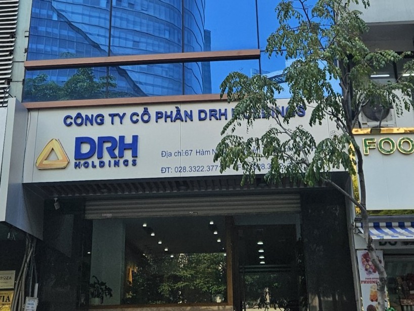 Tình hình kinh doanh lao dốc, DRH Holdings còn chịu thêm "án" phạt