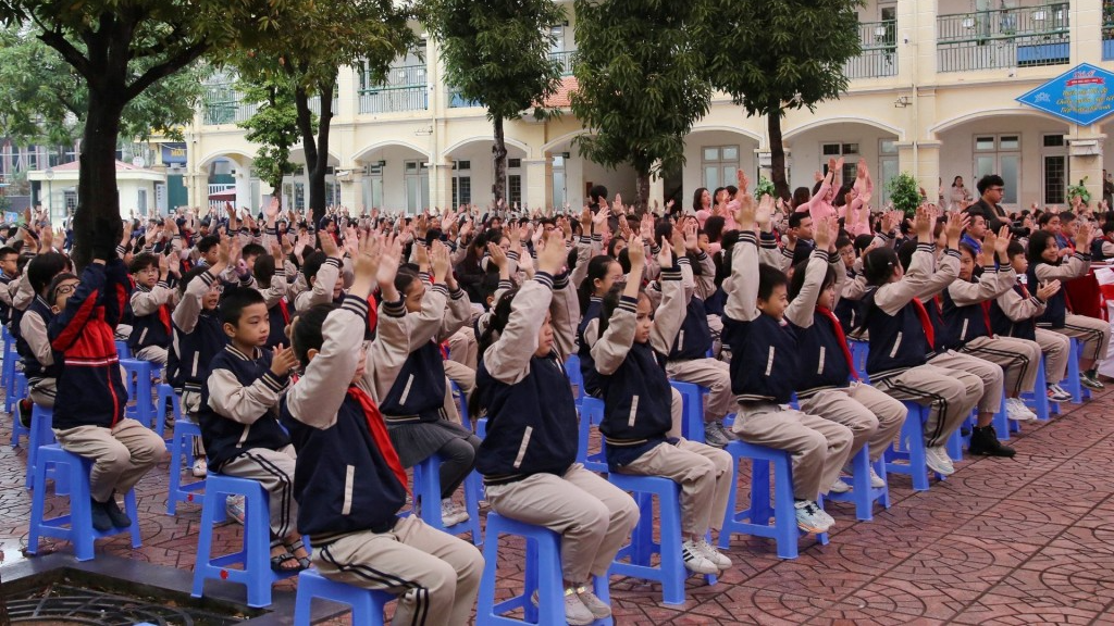 Các em học sinh tham gia chương trình 