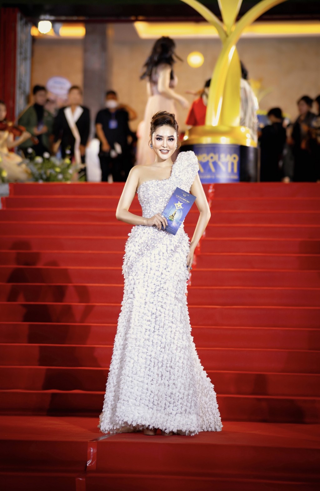 Hoa hậu Di Khả Hân không ngại học hỏi ở lĩnh vực phim ảnh