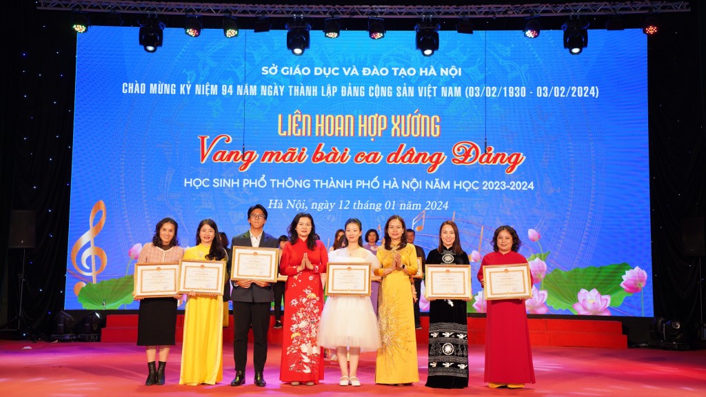 THPT Phan Huy Chú giành giải Nhất liên hoan hợp xướng