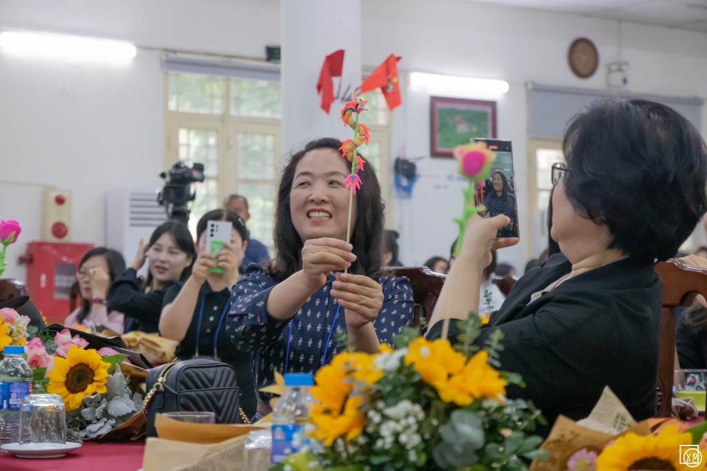 Xúc động lễ chia tay học sinh Hàn Quốc tại Hà Nội