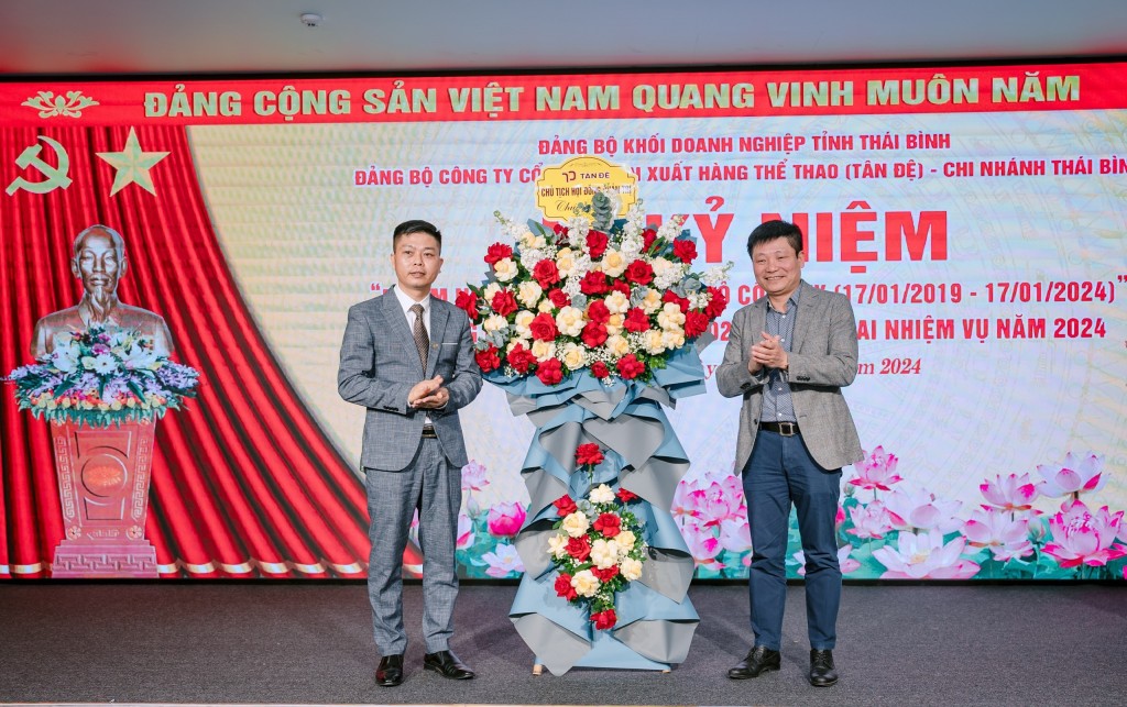 Đồng chí  Nguyễn Tiến Phương – Chủ tịch HĐQT/TGĐ/GĐ Công ty