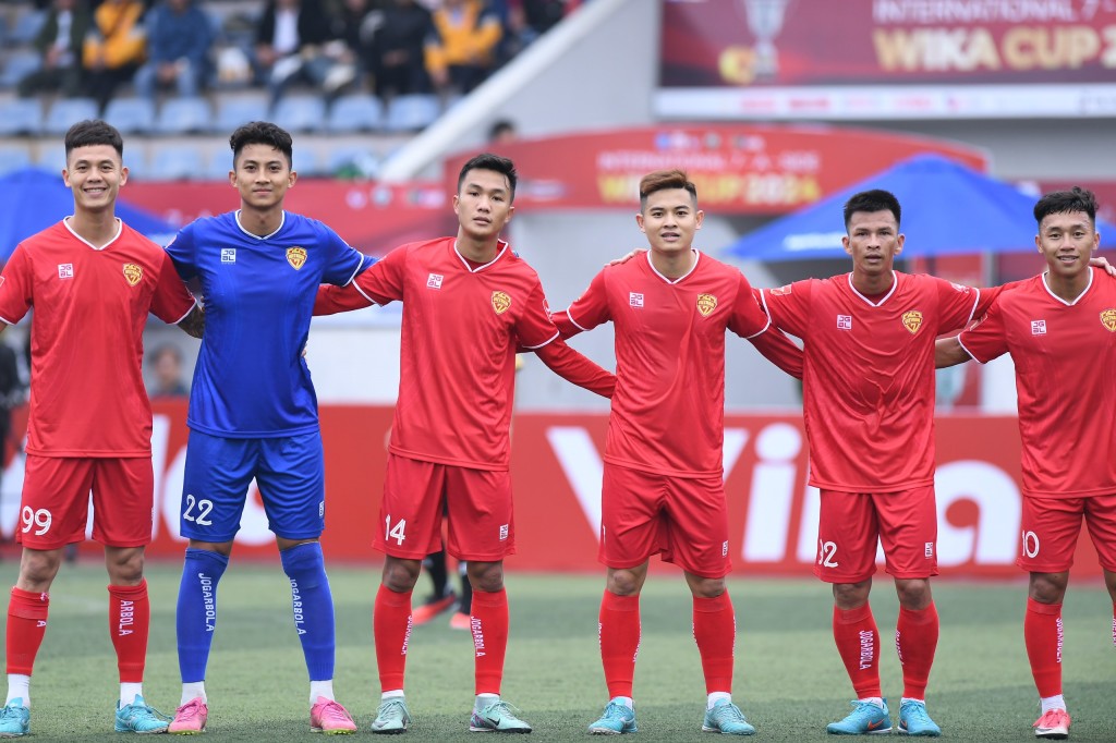Hiếu Hoa - Quahaco lên ngôi vô địch Giải bóng đá 7 người Quốc tế Cúp Wika 2024 trước 1 vòng đấu