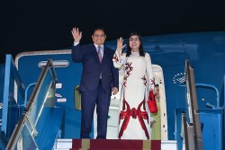 Thủ tướng Phạm Minh Chính lên đường dự Hội nghị WEF Davos 2024