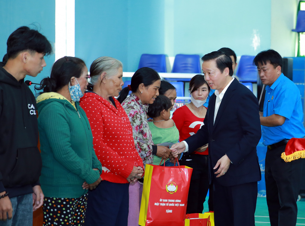 Hỗ trợ thiết thực người nghèo và công nhân tại tỉnh Kon Tum