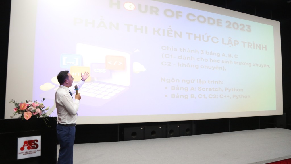 Ban tổ chức phổ biến về hình thức thi