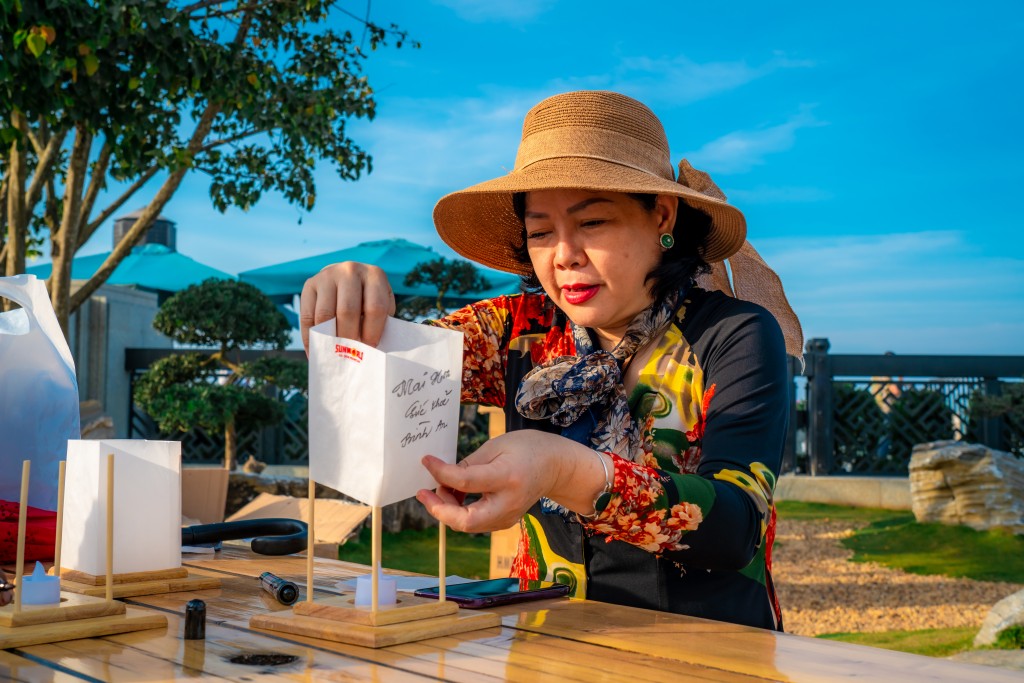 Bất ngờ trước vẻ đẹp kỳ ảo của núi Bà Đen, Tây Ninh trong mùa lễ tạ cuối năm