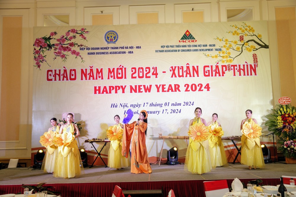 Tưng bừng “Gặp mặt Đối ngoại chào năm mới 2024 - Xuân Giáp Thìn”