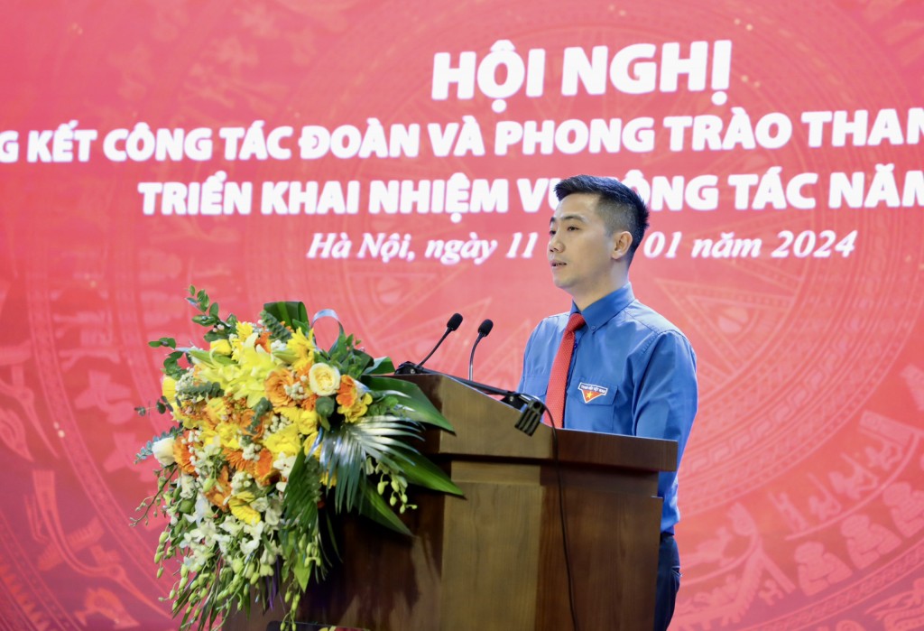 Đồng chí Trịnh Ngọc Trường - Bí thư ĐTN Agribank chi nhánh Bắc Thanh Hóa phát biểu tham luận tại Hội nghị