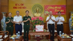 Trung tướng Nguyễn Trọng Bình chúc Tết Bộ Tư lệnh Vùng 5 Hải quân
