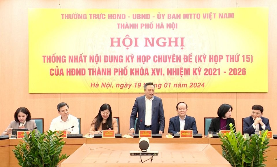 Chủ tịch UBND TP Hà Nội Trần Sỹ Thanh phát biểu tại hội nghị