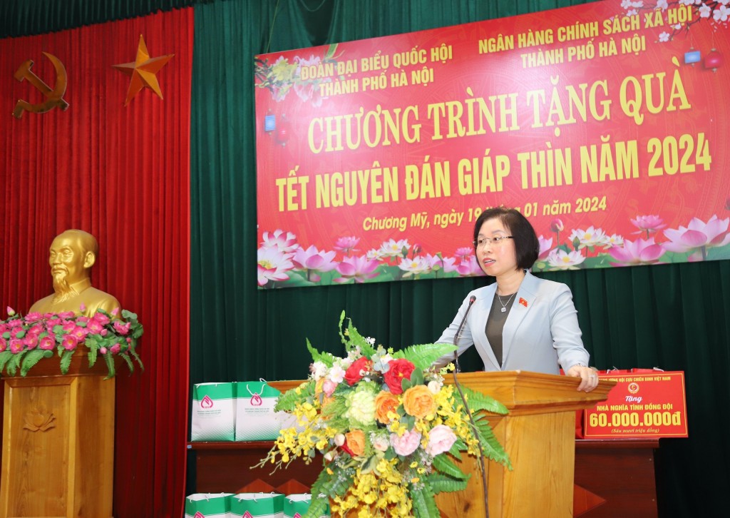 Bà Phạm Thị Thanh Mai, Phó Trưởng đoàn ĐBQH chuyên trách thành phố Hà Nội phát biểu tại chương trình