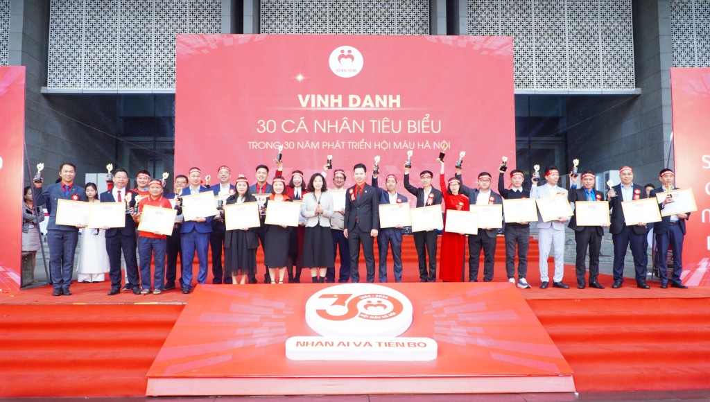 Hành trình 30 năm vì sự sống và sức khỏe dòng máu Việt