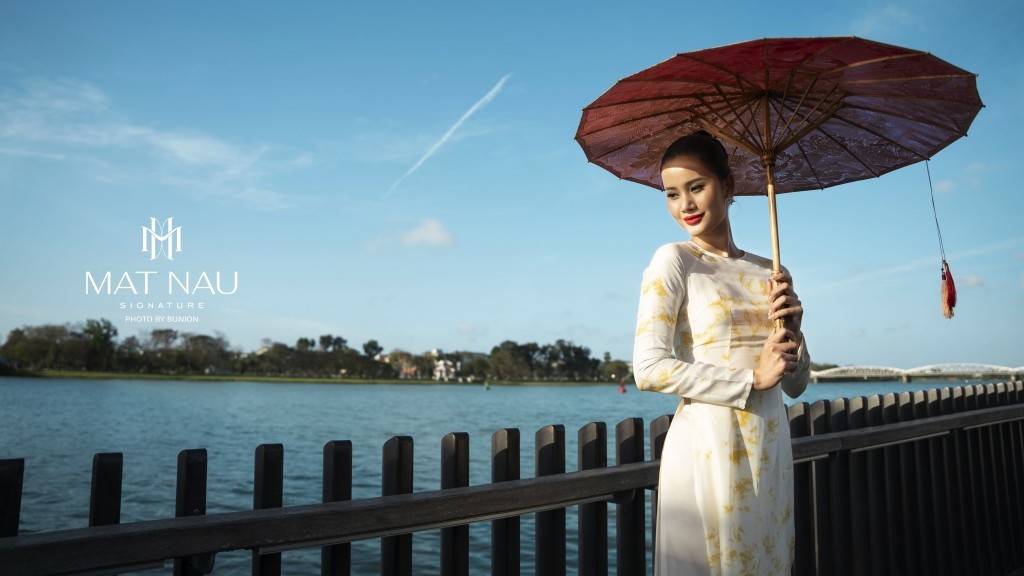 Mắt Nâu Fashion Show quảng bá hình ảnh Huế qua áo dài