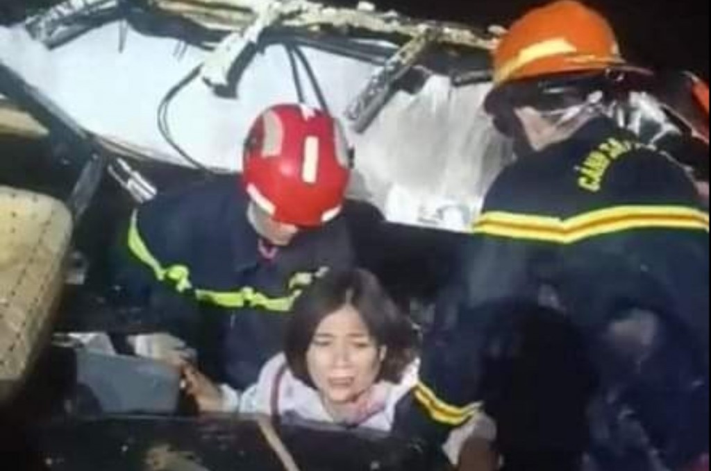 Đà Nẵng: Xe khách lao xuống vực nhiều người thương vong
