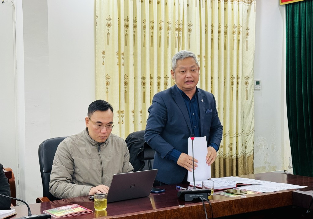 Đồng chí Bùi Minh Hoàng - Trưởng phòng Xây dựng Nếp sống văn hóa và Gia đình thông tin về hoạt động lễ hội trên địa bàn thành phố Hà Nội năm 2024