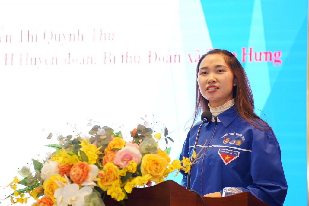 Đồng chí Nguyễn Thị Quỳnh Thư tham luận tại hội nghị với công tác thu hút tập hợp đoàn viên, thanh thiếu niên và mô hình sân chơi cuối tuần