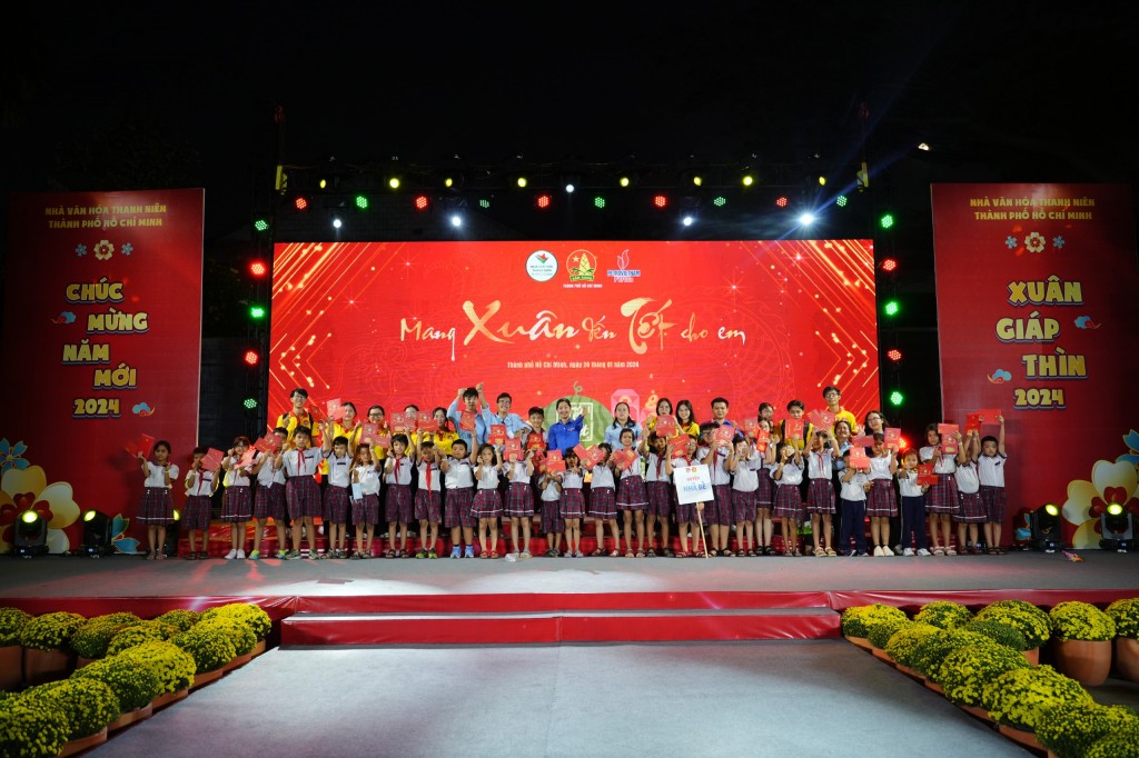 TP Hồ Chí Minh: Khai mạc Lễ hội Tết Việt