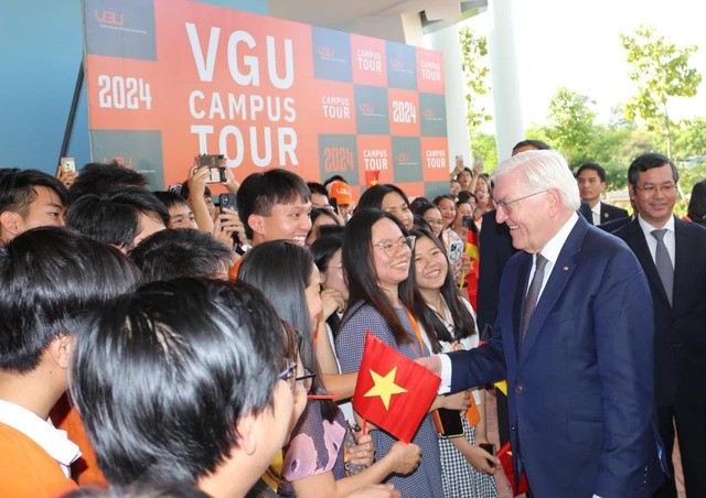Tổng thống Đức gặp sinh viên Trường đại học Việt - Đức