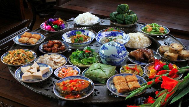Mâm cơm tươm tất, đầy đặn thể hiện nét tinh hoa ẩm thực của người Hà Nội
