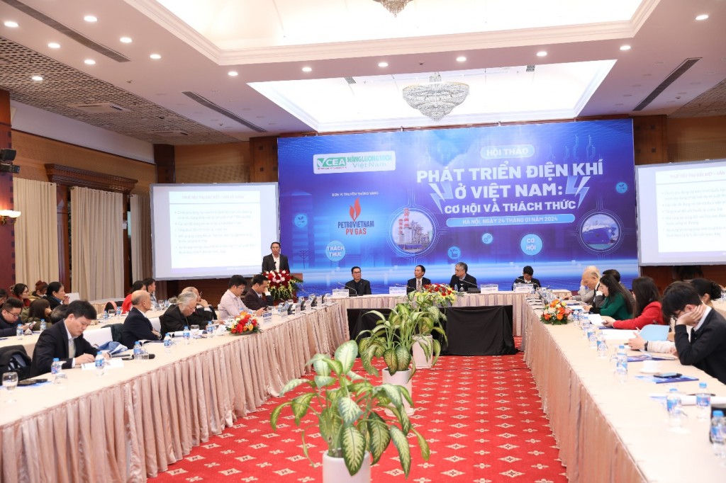 Ông Huỳnh Quang Hải – Phó Tổng Giám đốc PV GAS phát biểu tại chương trình về Tiềm năng phát triển và những thách thức khi triển khai điện khí