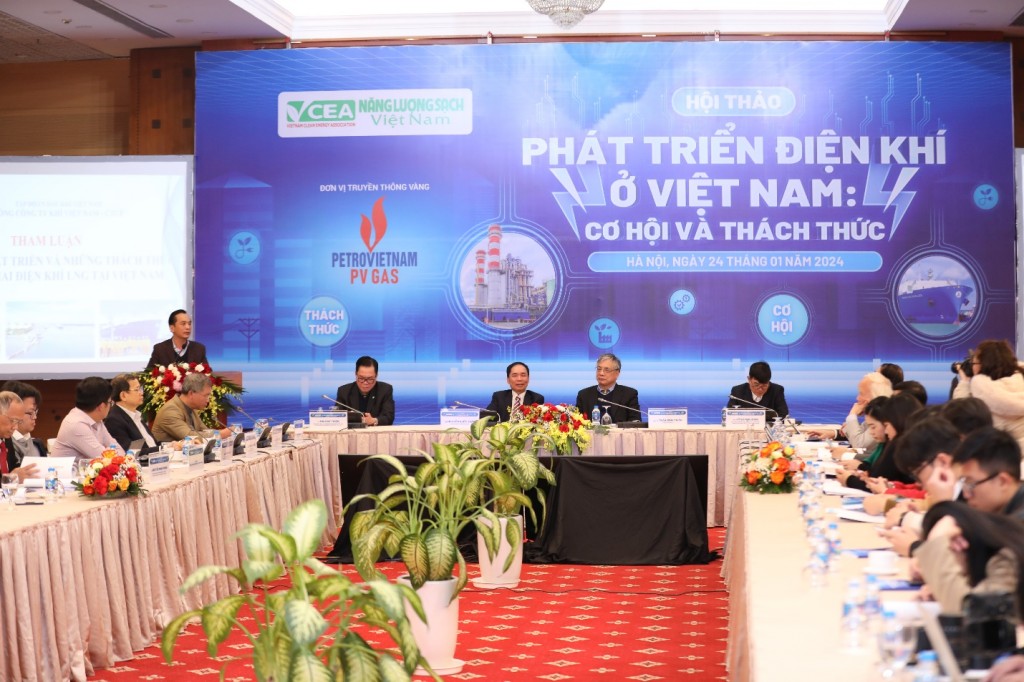 Ông Huỳnh Quang Hải – Phó Tổng Giám đốc PV GAS phát biểu tại chương trình về Tiềm năng phát triển và những thách thức khi triển khai điện khí