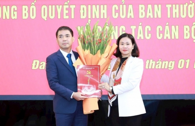 Giới thiệu đồng chí Nguyễn Văn Đức làm Chủ tịch UBND huyện Đan Phượng