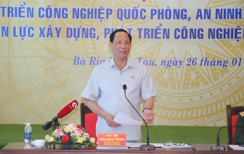 Thượng tướng Trần Quang Phương, Ủy viên Trung ương Đảng, Phó Chủ tịch Quốc hội, phát biểu tại tọa đàm.