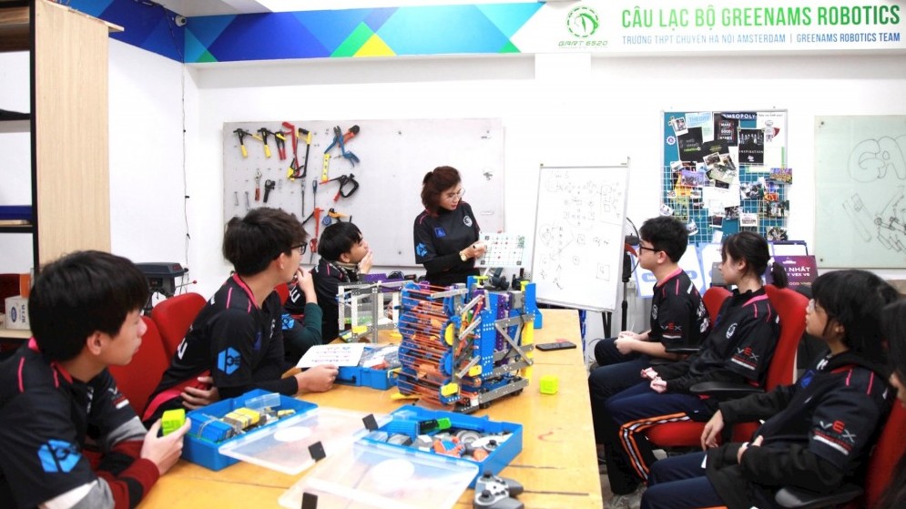 Học sinh trường Ams tham gia Giải vô địch thế giới VEX Robotics 2024