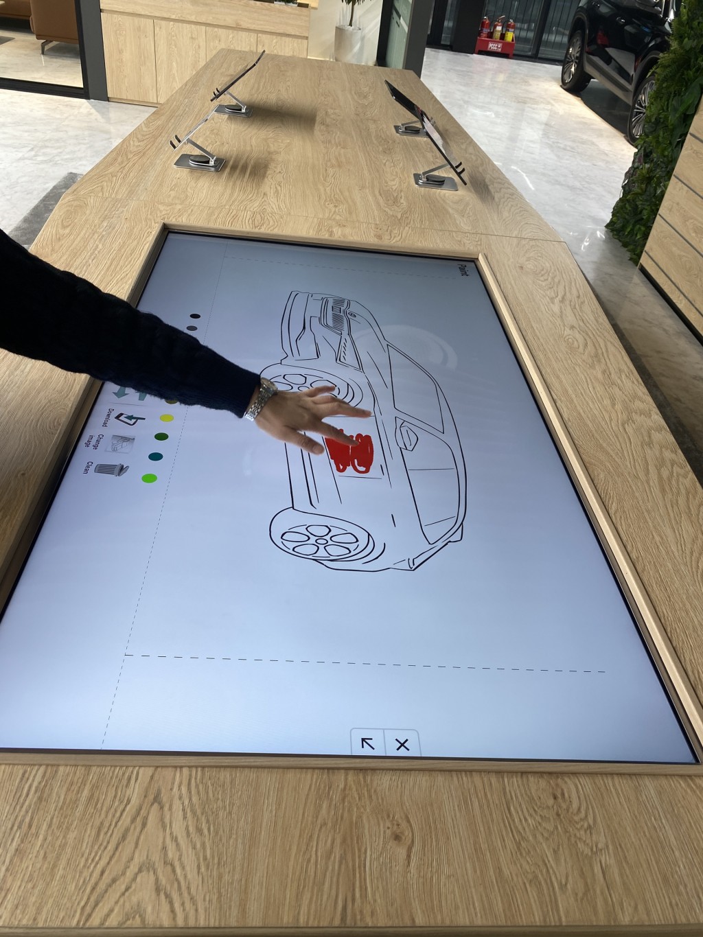 Bàn cảm ứng Touch Screen hiện đại với trải nghiệm khác biệt