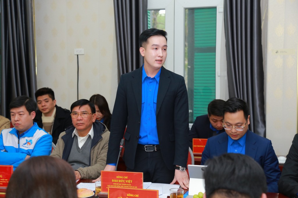 Đồng chí Đào Đức Việt, Phó Bí thư Thành đoàn, Chủ tịch Hội đồng Đội thành phố Hà Nội phát biểu