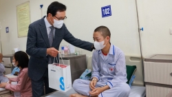 Samsung Việt Nam trao hỗ trợ bệnh nhân khó khăn mắc các bệnh về máu