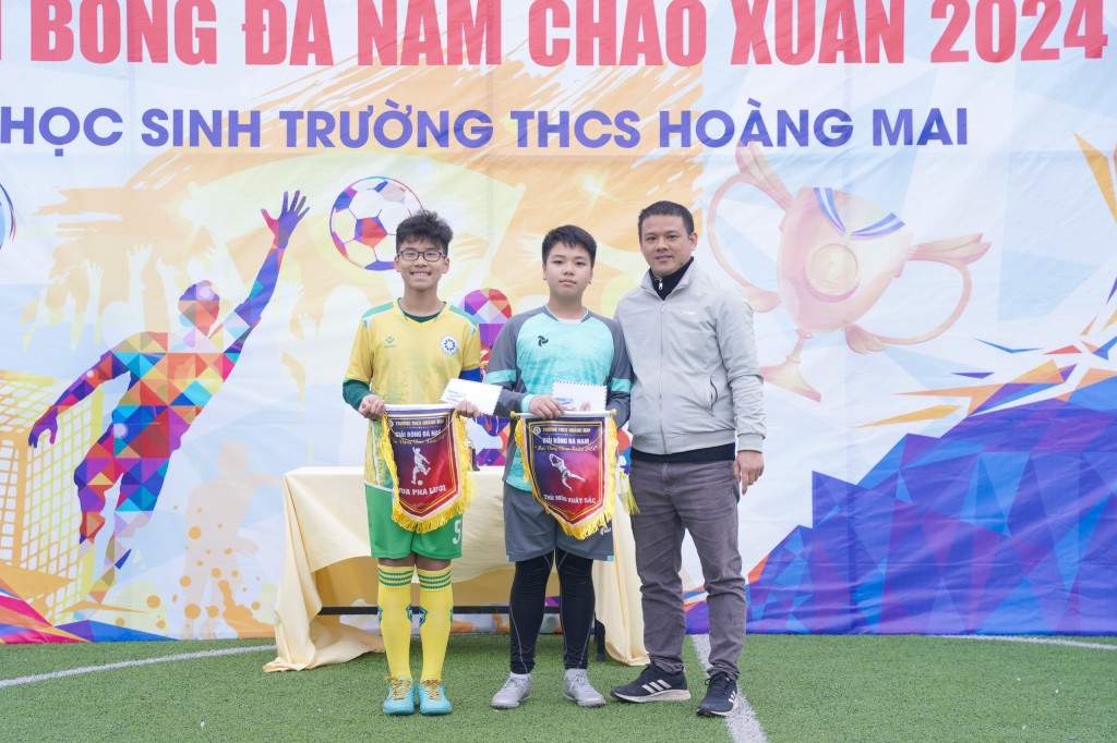 Sân chơi lý thú từ giải bóng đá Mai vàng chào Xuân 2024