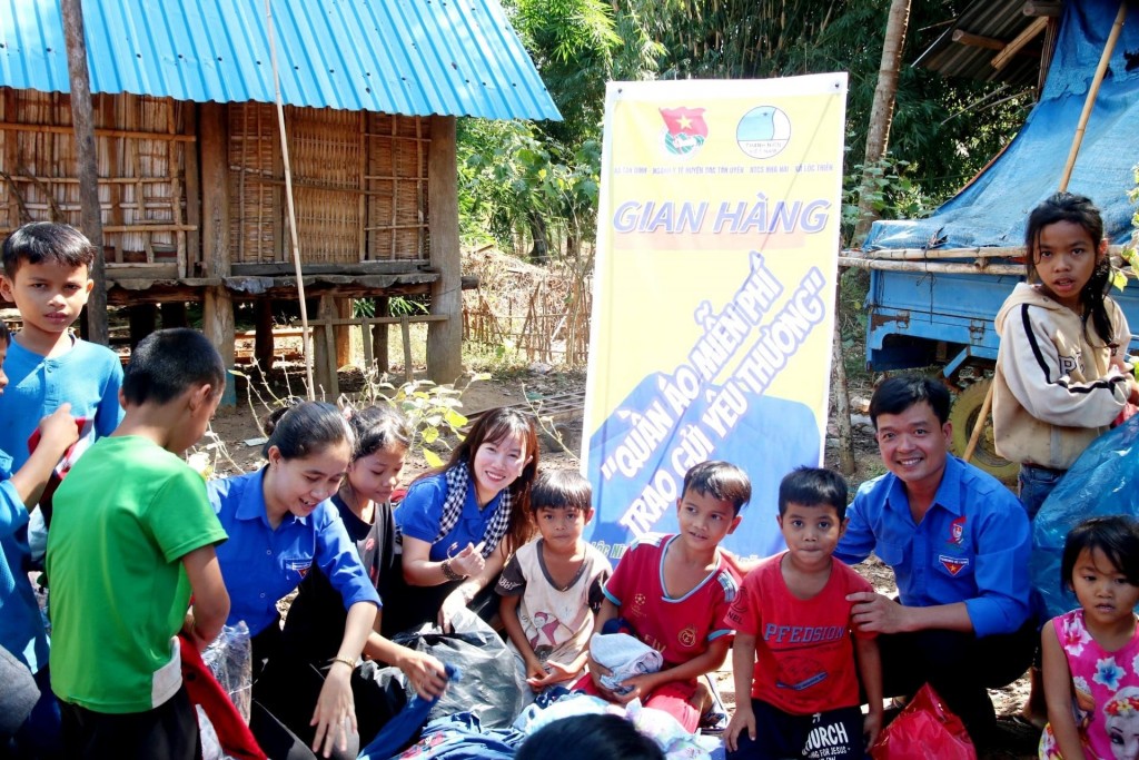 Đoàn TN Công ty CPCS Phước Hòa tổ chức Hành trình “Tôi yêu Tổ quốc tôi” - “Xuân Biên giới – Tết nghĩa tình”, thực hiện hoạt động tình nguyện vì an sinh xã hội tại Sóc Ông Nẵng, ấp Vườn Bưởi, xã Lộc Thiện, huyện Lộc Ninh, tỉnh Bình Phước vào ngày 13/01/2024