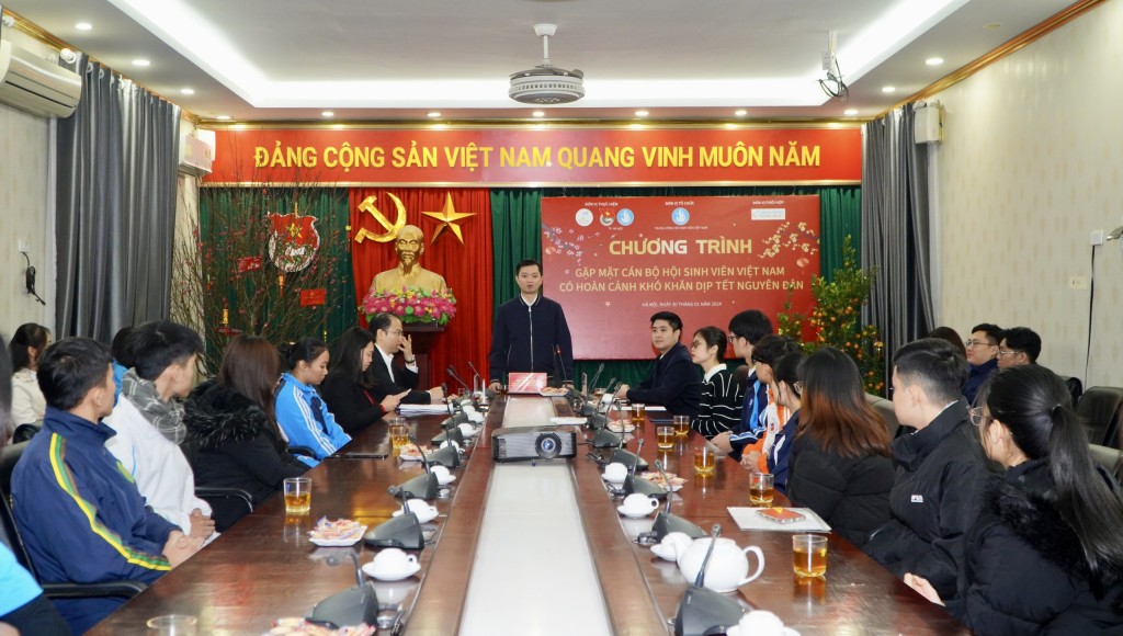 Tết ấm áp với cán bộ Đoàn - Hội có hoàn cảnh khó khăn Tết ấm áp với cán bộ Đoàn - Hội có hoàn cảnh khó khăn