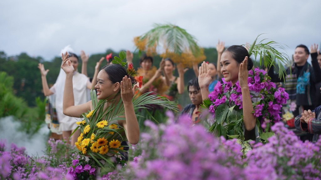 Xuân gieo lộc biếc với những khúc ca rộn rã