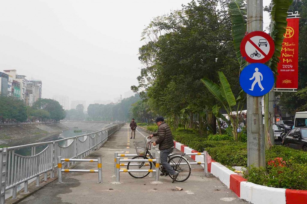Hà Nội bắt đầu thí điểm làn đường dành riêng cho xe đạp